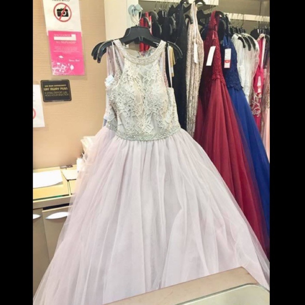 Prom dress - Picture 5 of 8